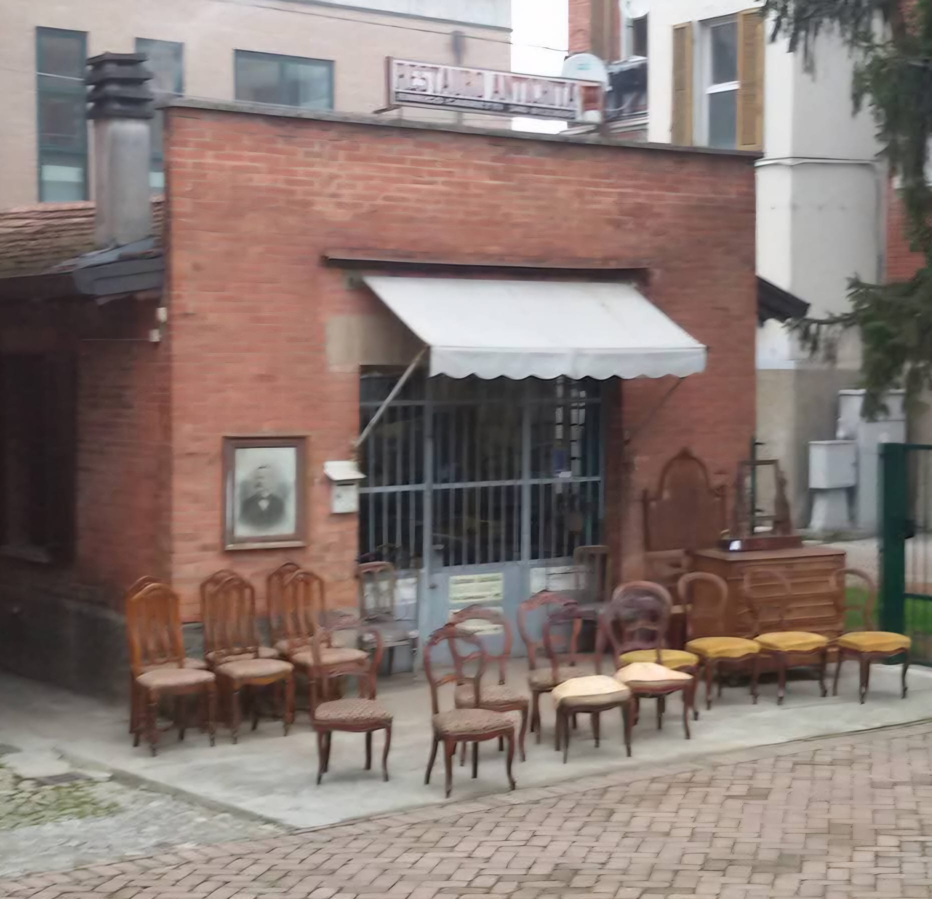 Restauro mobile antico